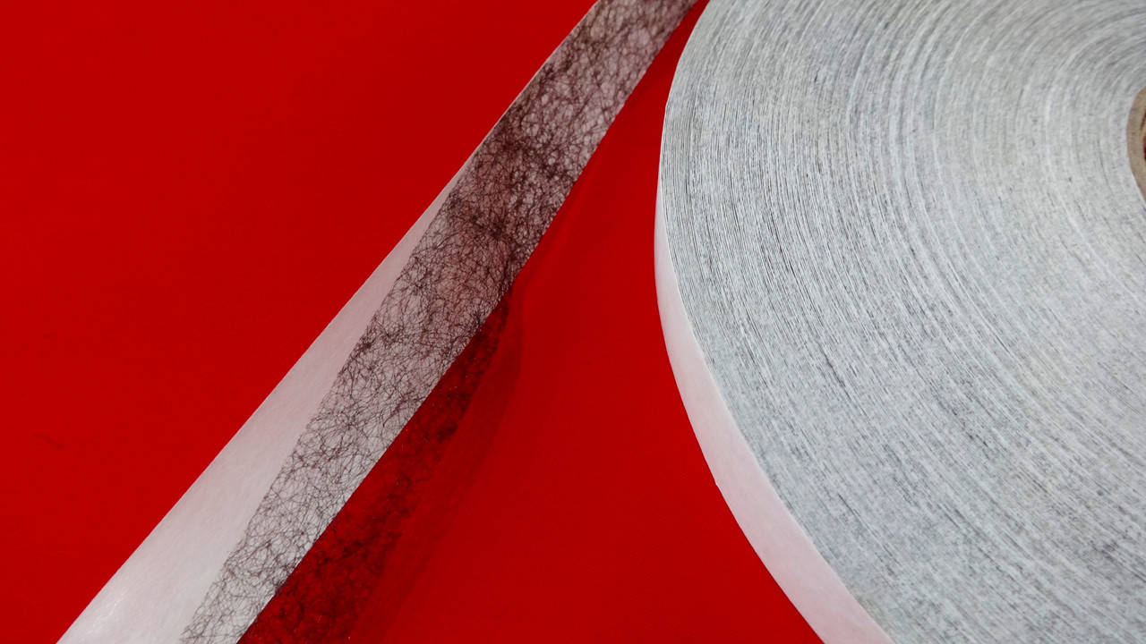 

Паутинка клеевая на бумаге 15 мм черная, Черный