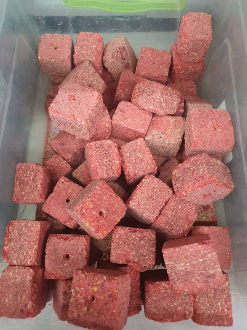 

Макуха резаная клубника