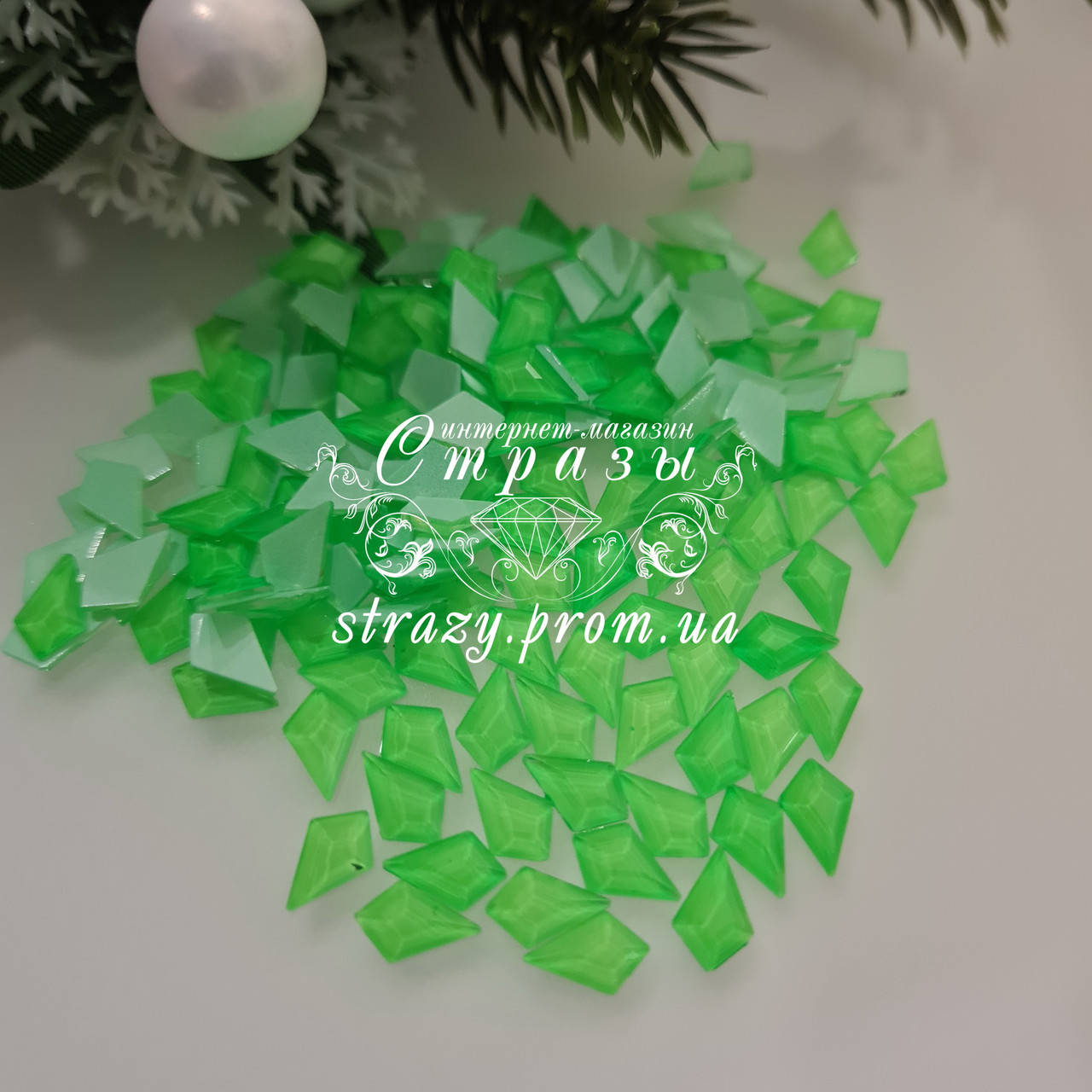 

Стразы фигурные 5*8мм Neon green 20шт №93