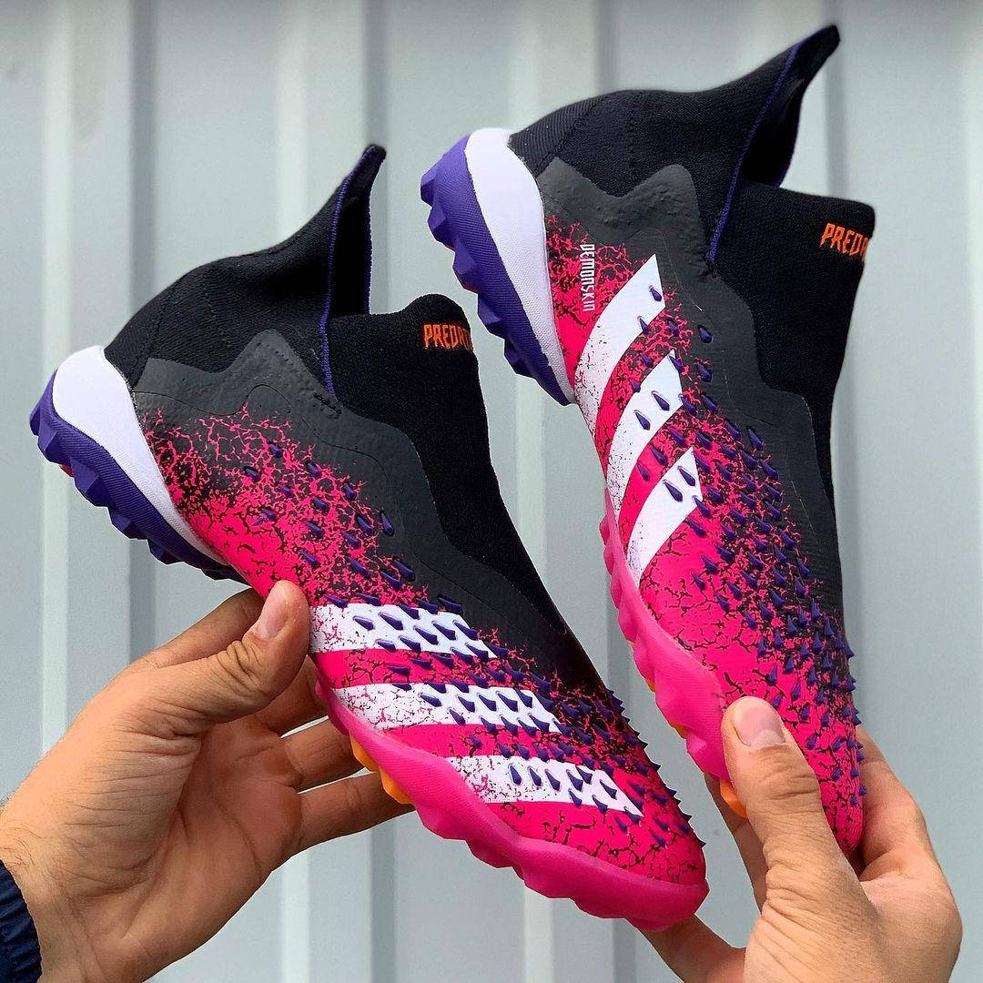 

Сороконожки Adidas Predator Freak футбольная обувь адидас предатор фрик, Фиолетовый
