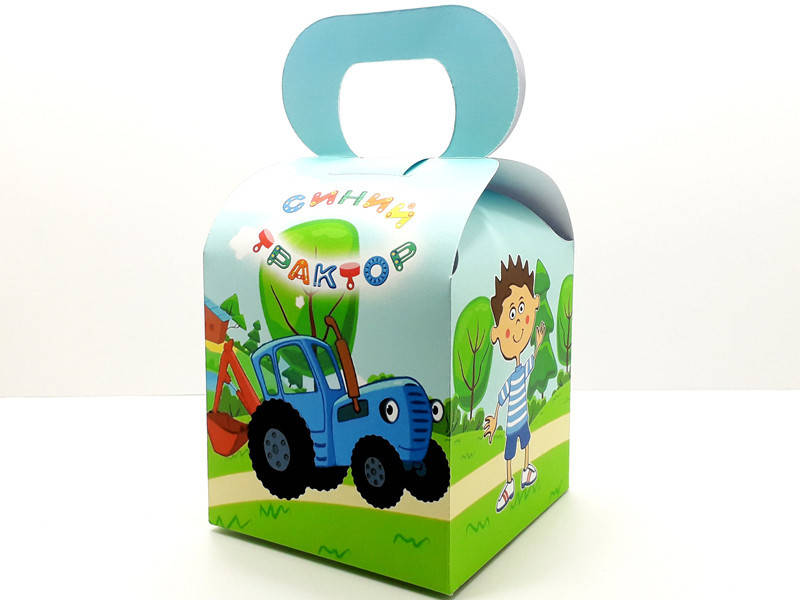 

Коробочка "Синий трактор" для подарков и угощений 10х10х10 малотиражные -