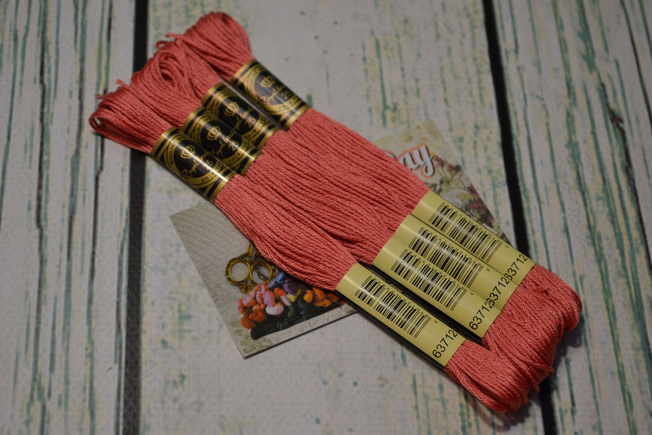 

Мулине Royal Broderie, цвет №3712