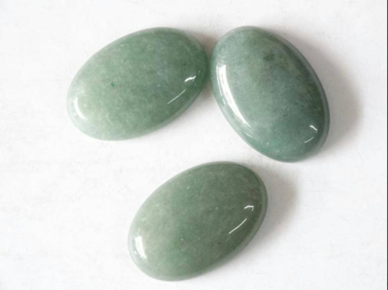

Кабошон Нефрит 20х30мм