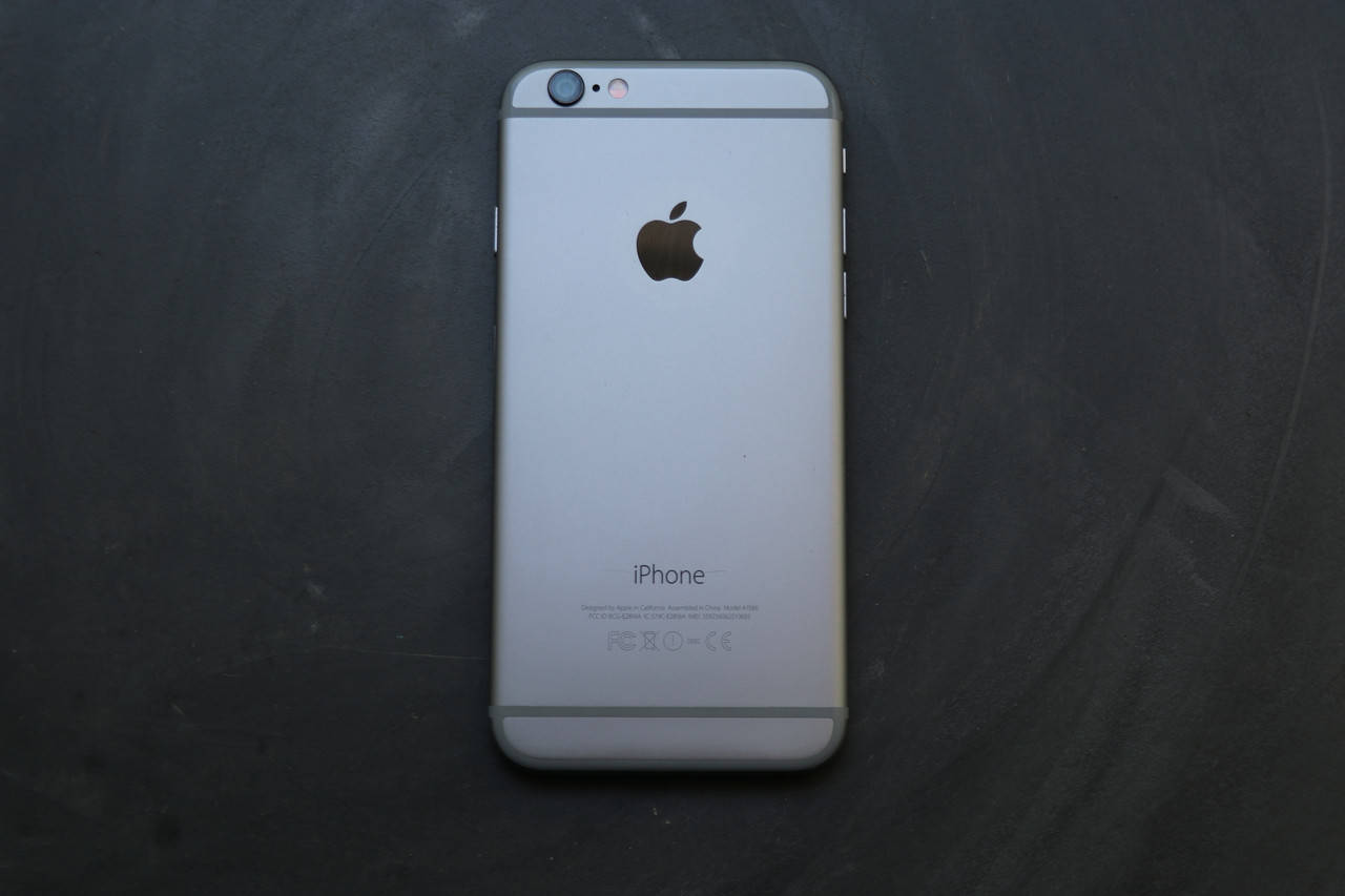 

Apple iPhone 6 64 Gb Neverlock Оригінал б/у, Серебристый