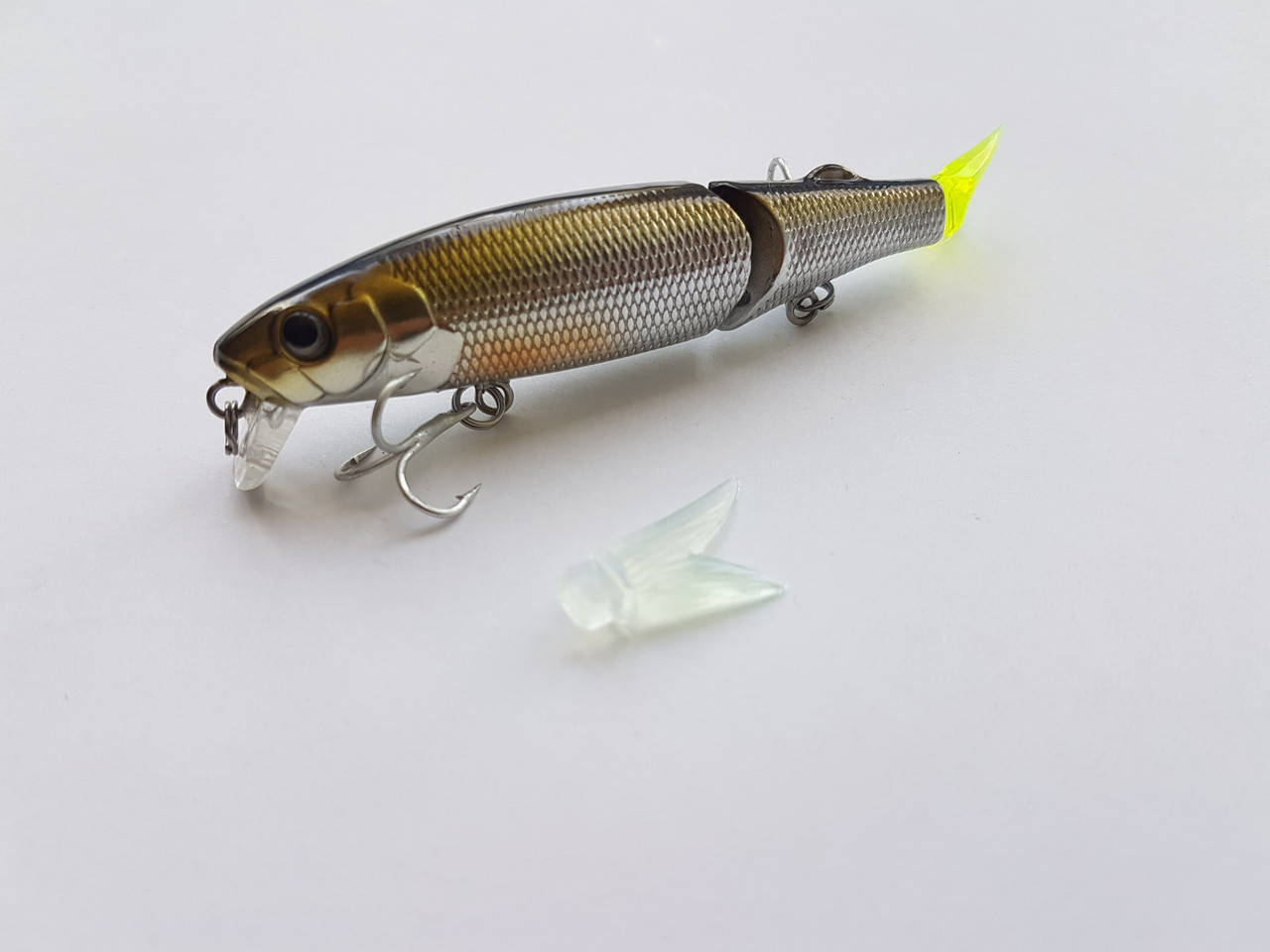 

Воблер BearKing Tiny Magallon 88SP (Jackall Tiny Magallon 88SP) цвет A, Светло-серый