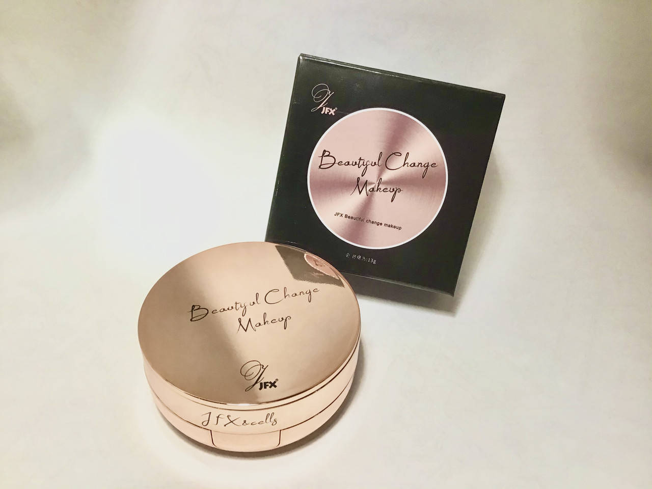 

JFX multi-effect Beautiful Change Makeup кушон-корректор-хайлайтер 3-в-1 (слоновая кость)