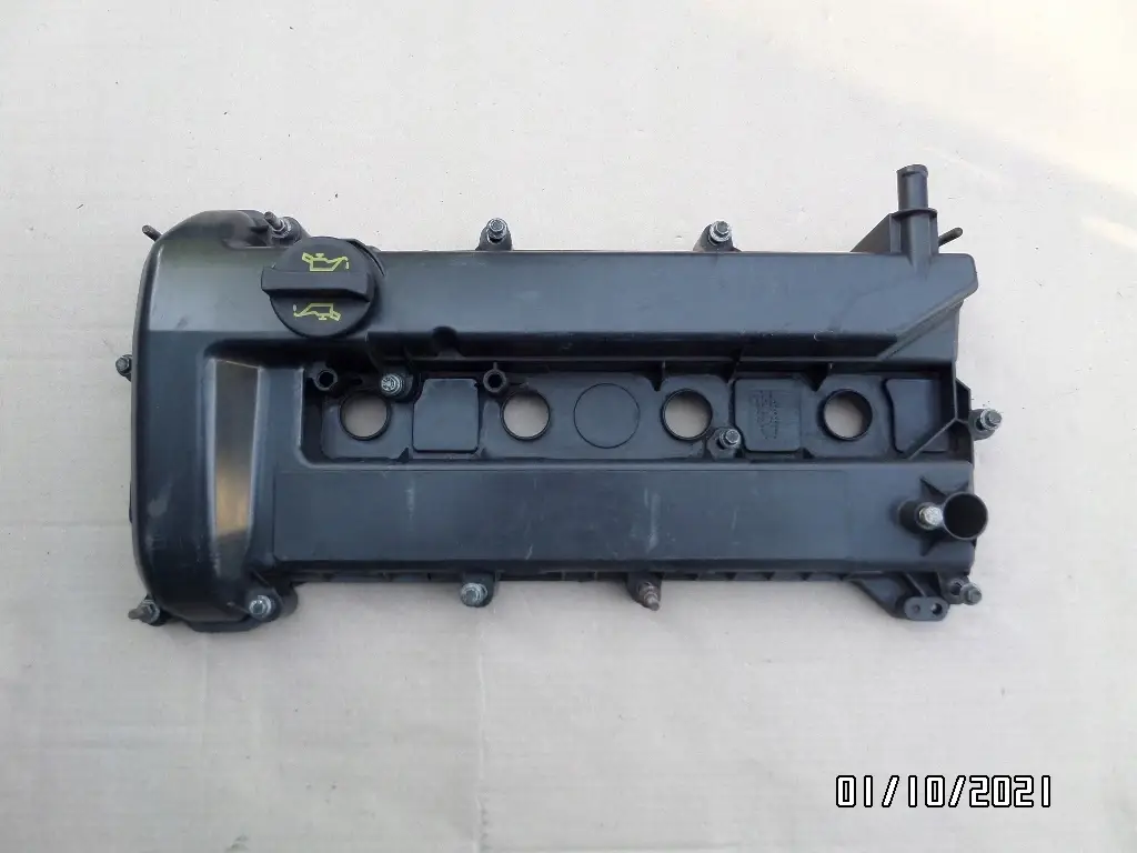 

Крышка головки блока FORD MONDEO MK3 1.8 1S7G-6K272-AE под заказ 2-4 дн
