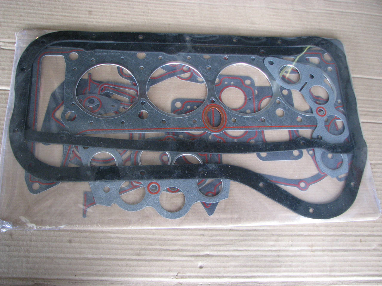 

Прокладка двигателя ВАЗ-2101 (полный) ГБЦ С герметик., (Житомир-прокл.)