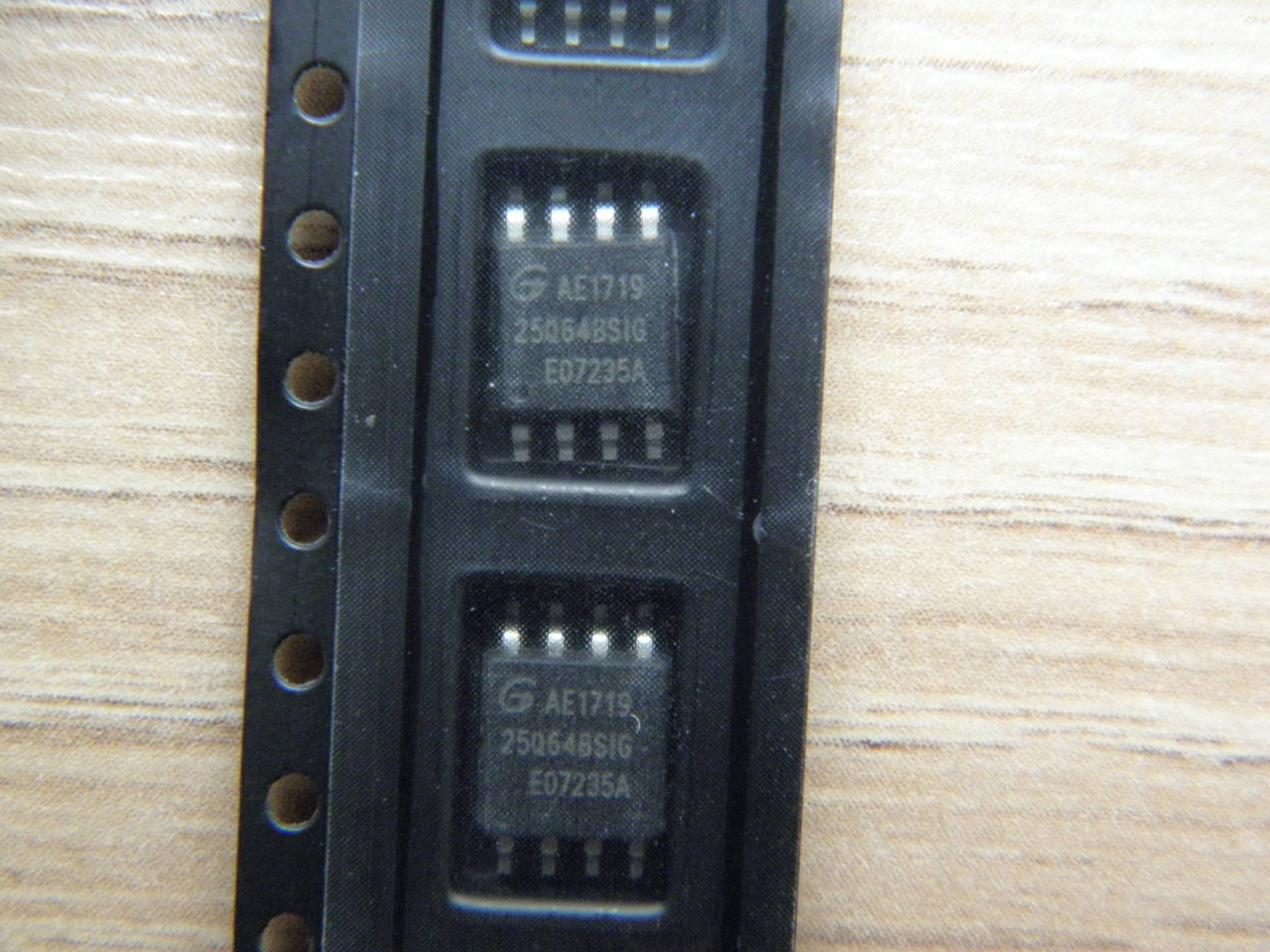 

М-ма GigaDevice 25Q64BSIG GD25Q64BSIG GD25Q64 25Q64