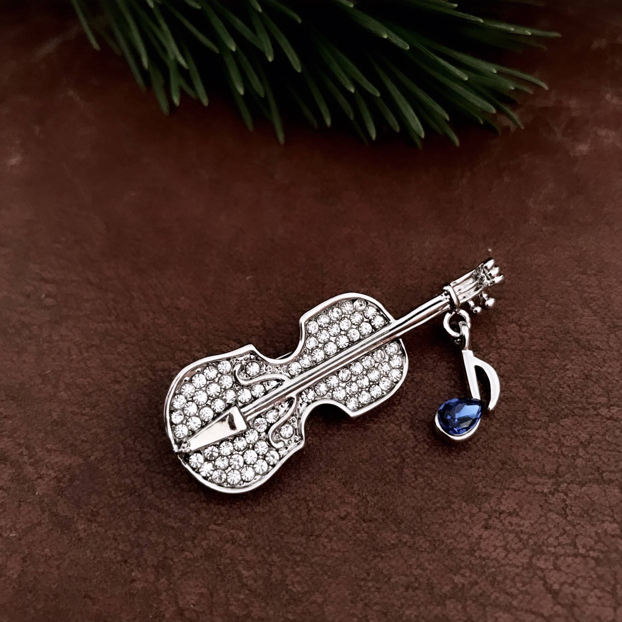 

Брошь Серебряная скрипка с ноткой (4.5*2 см)