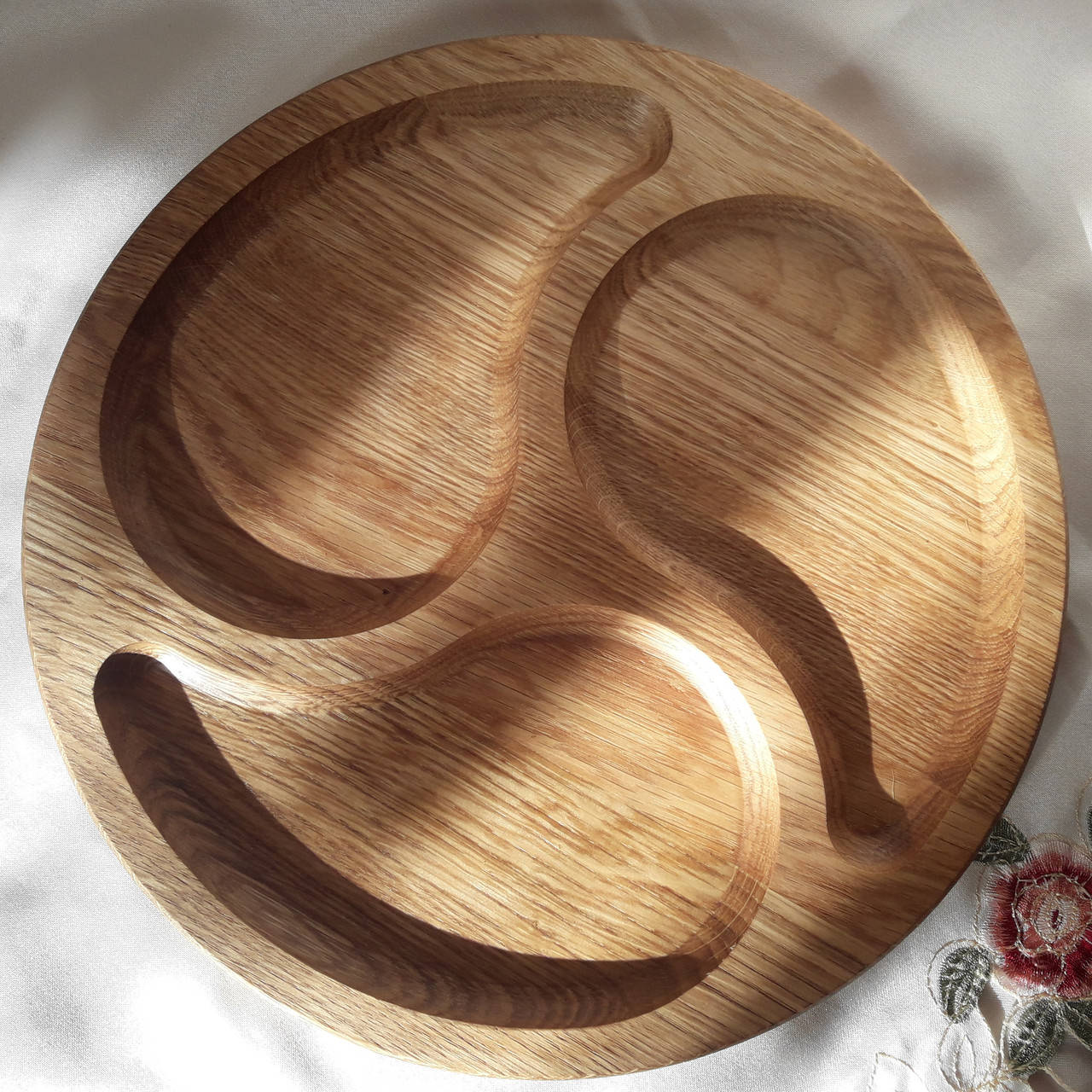 

Менажница деревянная 30 см. дубовая доска для подачи блюд на 3 секции, двусторонняя, Натуральный