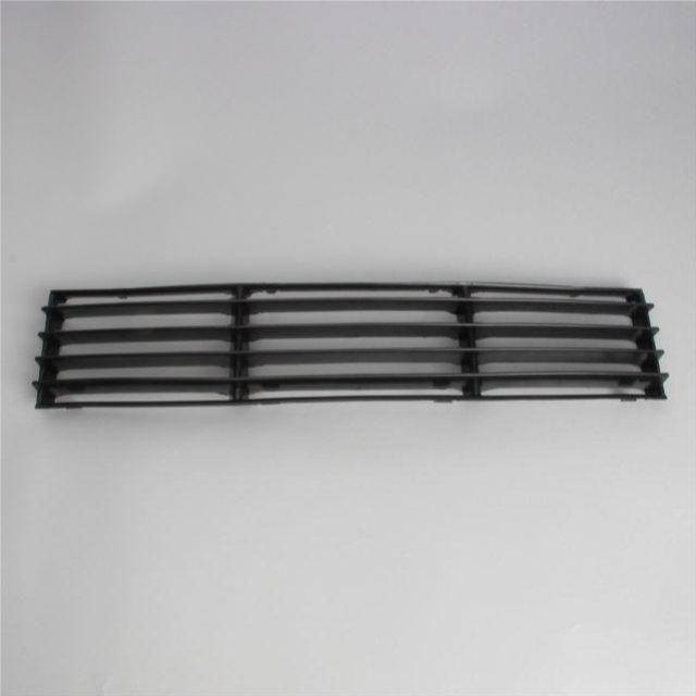 

Решетка в бампер Volkswagen Passat B5+ 01-05 средняя, Черный