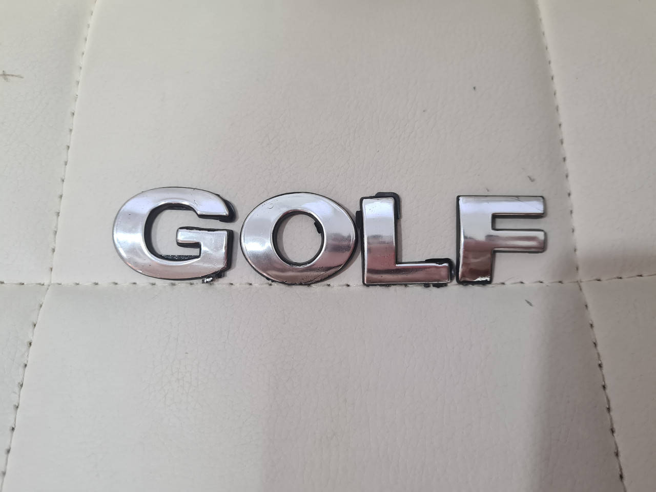 

Эмблема значок на багажник, надпись на багажник Volkswagen VW Golf 4-5 буквы