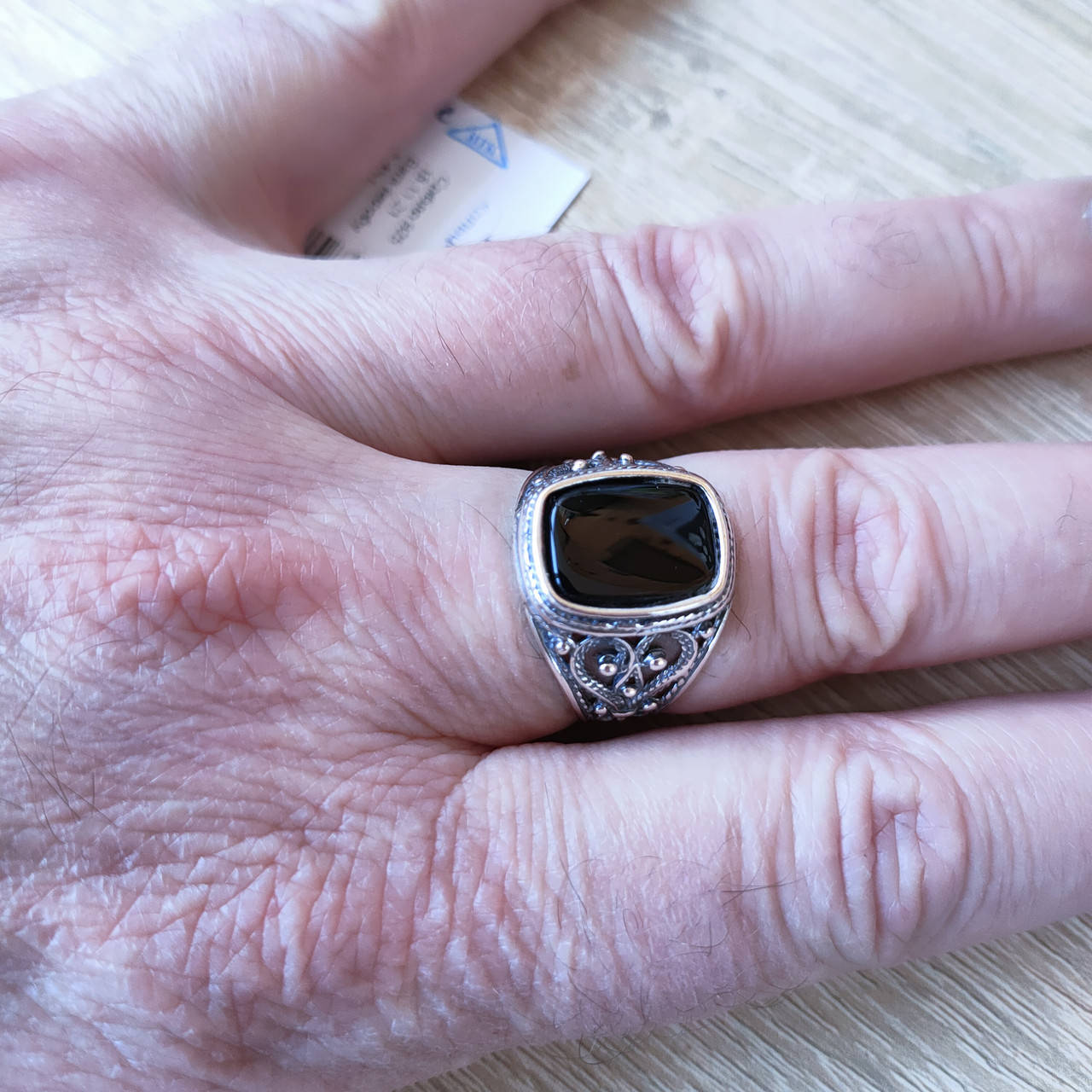 

Серебряный мужской перстень с ониксом, 6 грамм