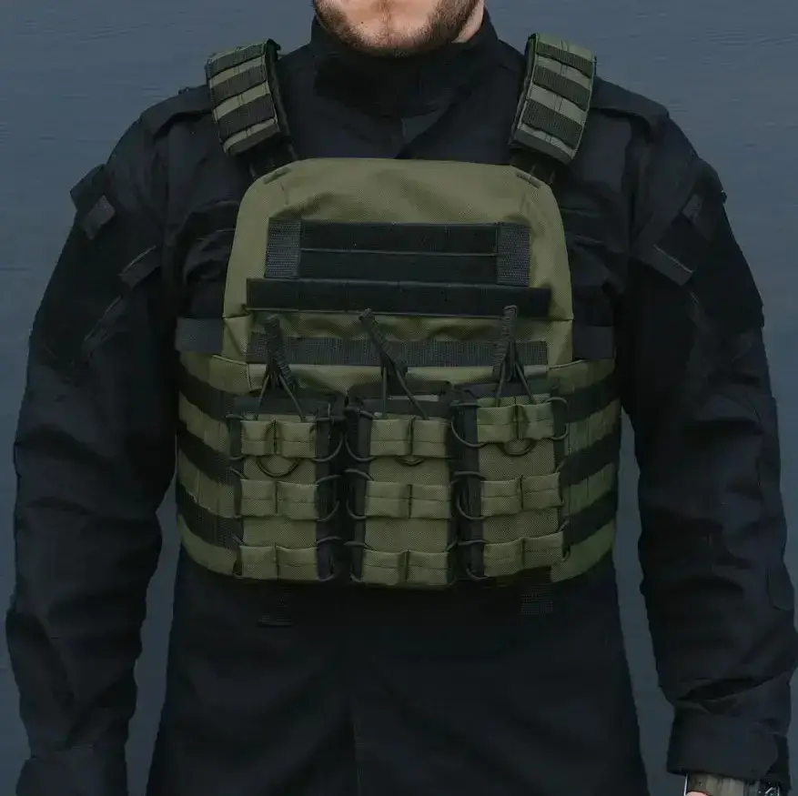 

Плитоноска с 3 подсумками под магазины (без бронеплит)