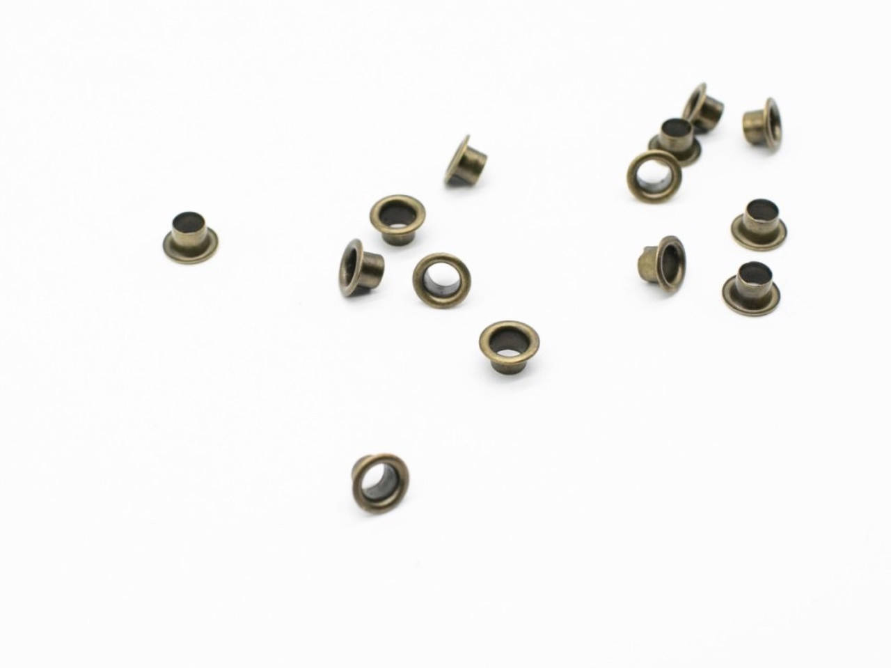 

Люверсы, блочки. Цвет "старая латунь". 4мм