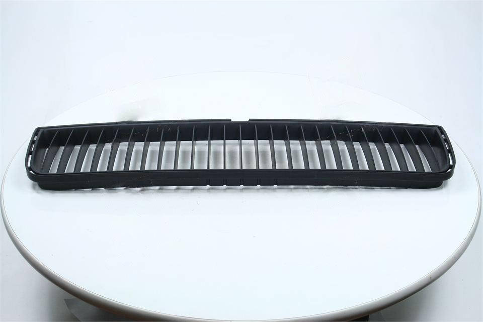

Решетка бампера Skoda Octavia Tour '00-09 (Tempest) 1U0853677B41