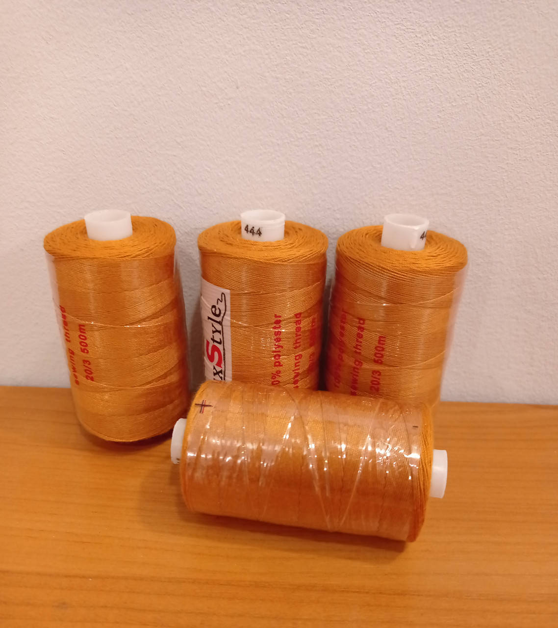 

LuxStyle 20/3 500м Джинсовые нитки цвет №444