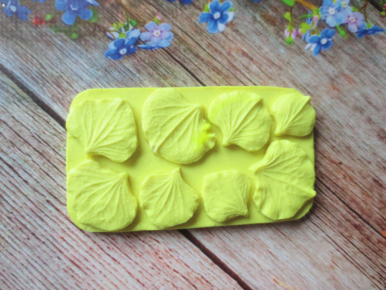 

Молд "Лепестки гортензии" (р-р от 2,3х2,см до 3х3,5 см), 8 шт