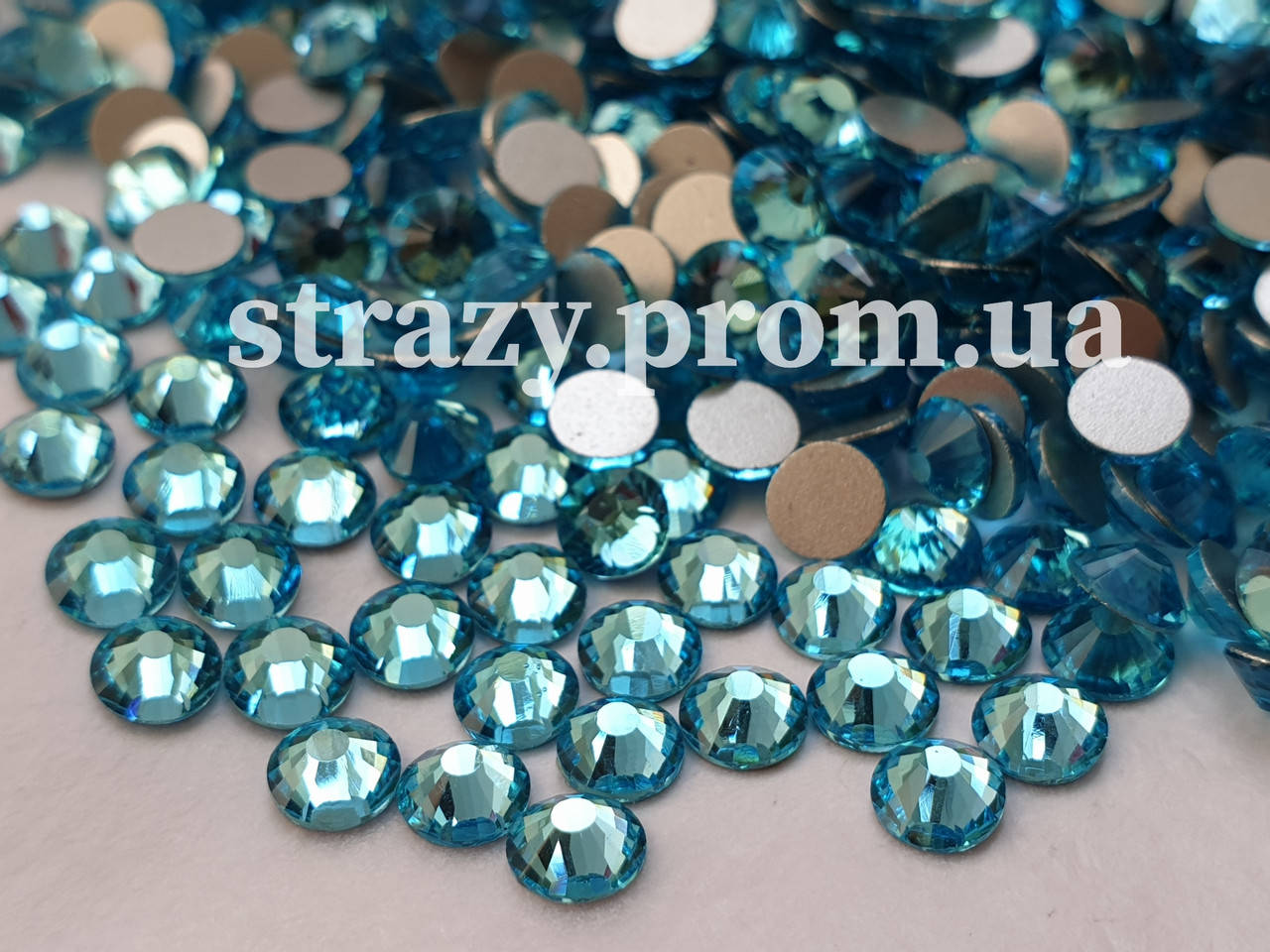 

Стразы Lux ss16 Aquamarine (4.0mm) 100шт