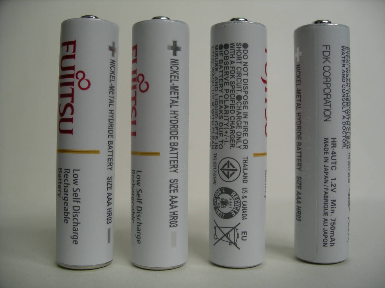 

Аккумулятор Fujitsu AAA 800 mAh Ni-Mh 4 штуки+кейс