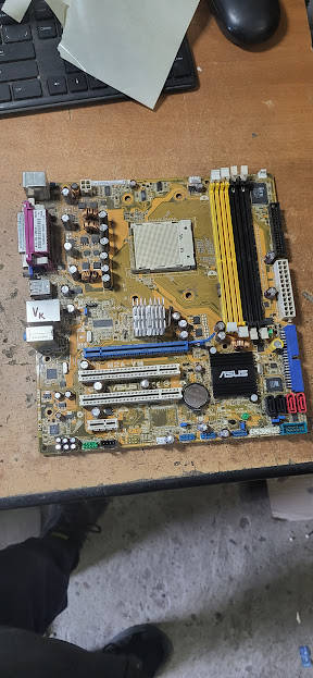

Мат. плата Asus M2A-VM Socket AM2 AMD 690G PCI-E+SVGA DVI+GbLAN SATA RAID MicroATX 4DDR2 № К220405