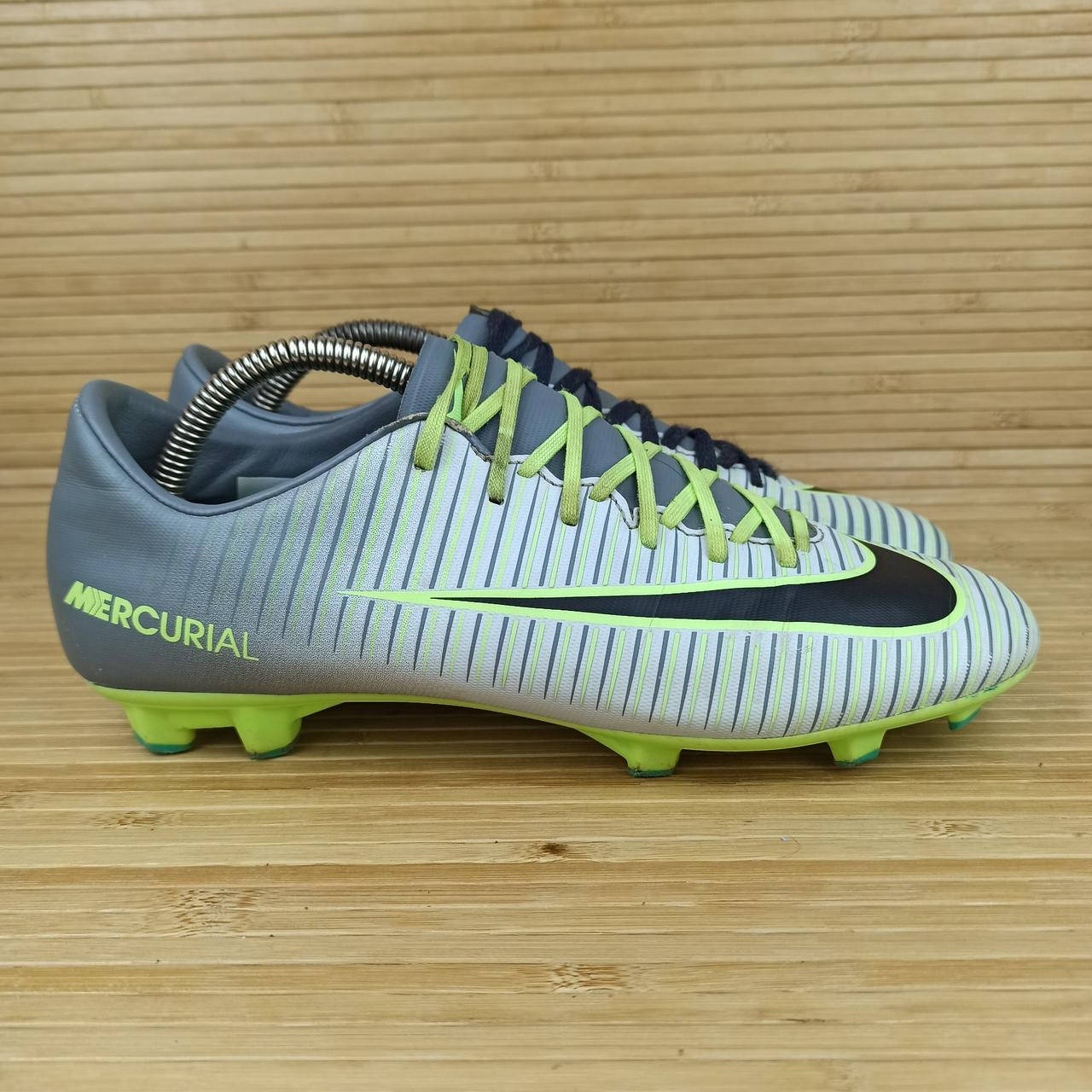 

Бутси Nike Mercurial Размер 38 (24,5 см.)