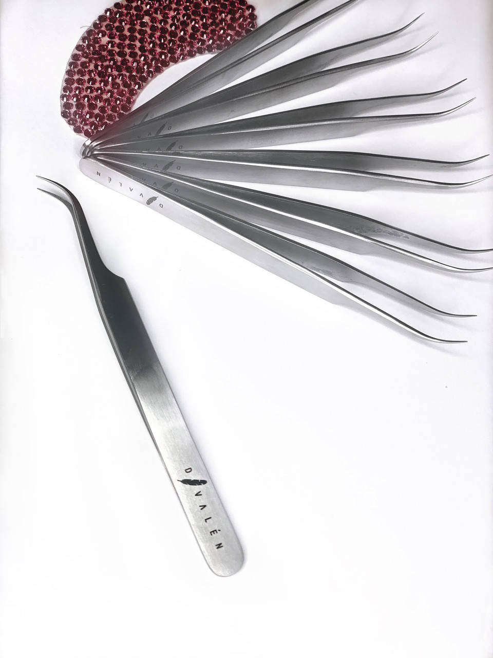 

Пинцет для наращивания ресниц изогнутый №4