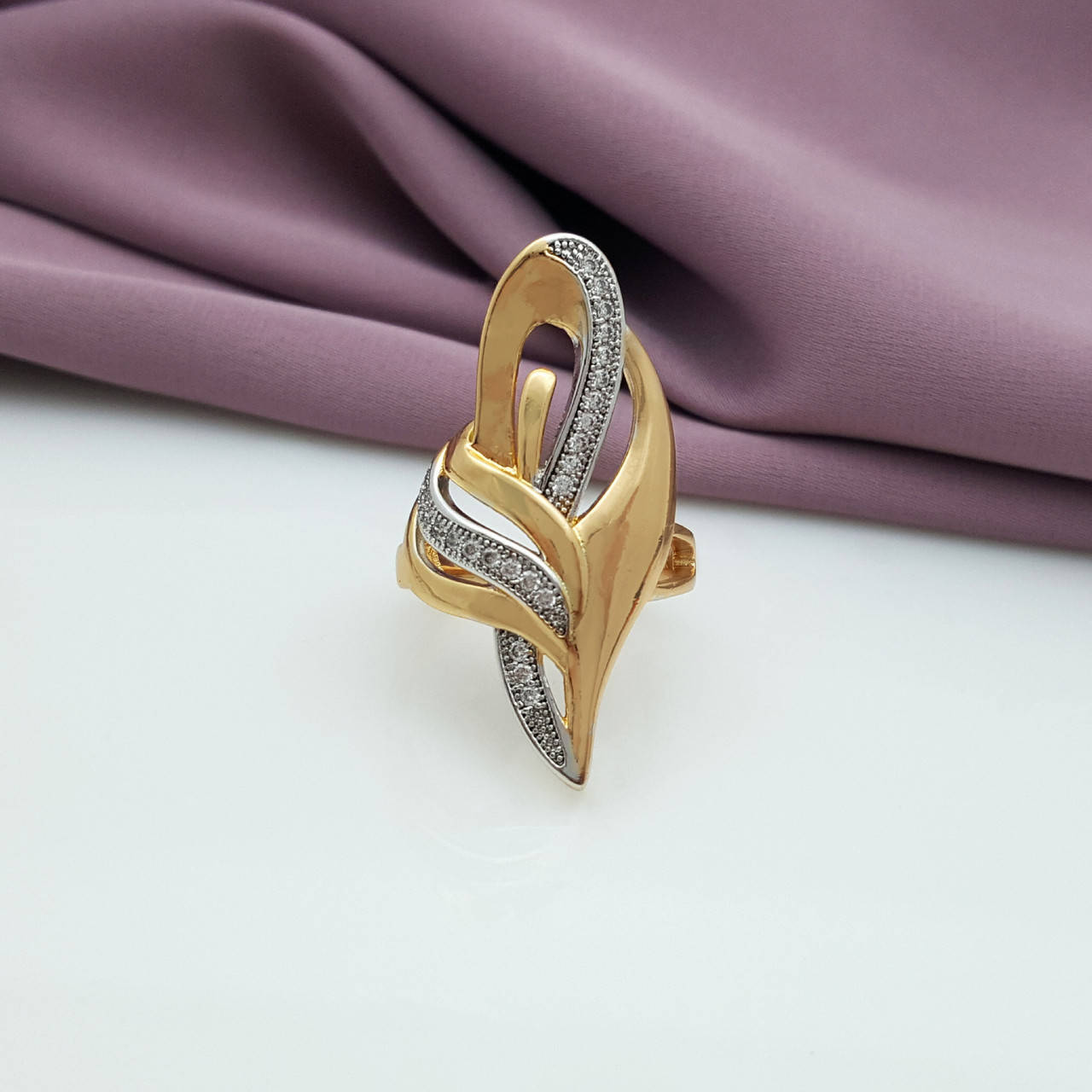 

Кольцо Листик со вставкой камней, р.16,5, р.17, р.18,5, позолота+родий