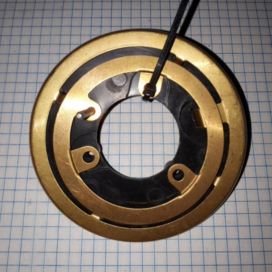 

Контакт звукового сигнала руля рулевого колеса ВАЗ 2108 2109 2113 2114 2115 2108-34020