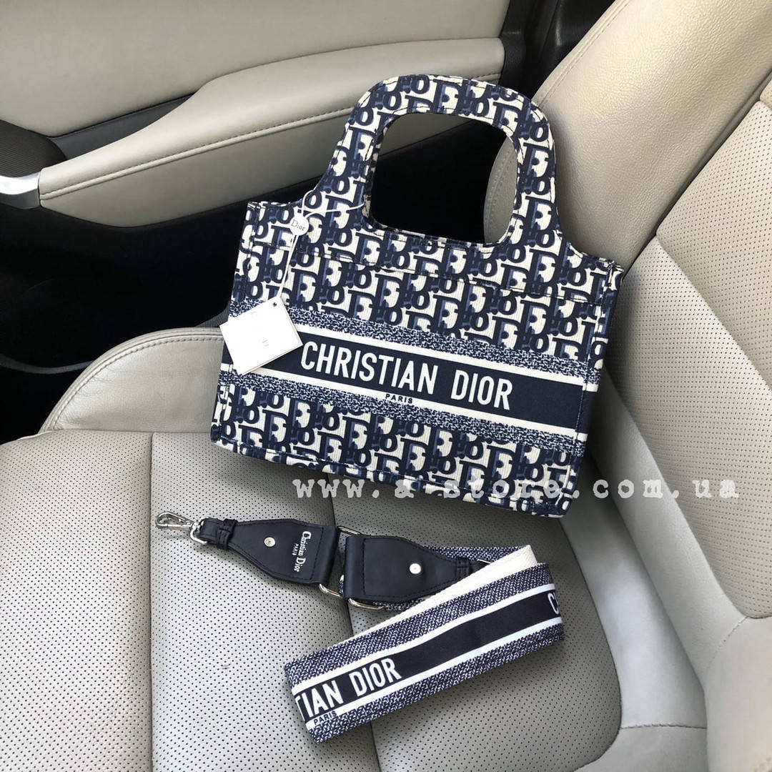 

Сумка в стиле D мини Tote Book. Новый цвет, Темно-синий