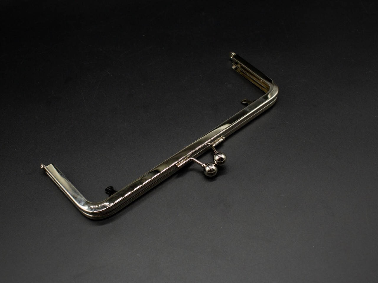 

Фермуар. Цвет "серебро". 21см.