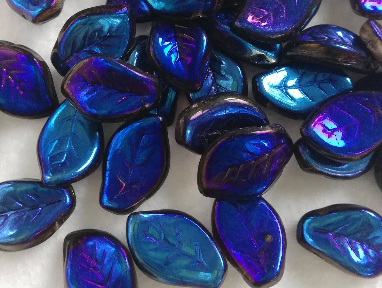 

Leaves 9 x 14 mm Crystal Full Azuro Ціна за 1 шт.