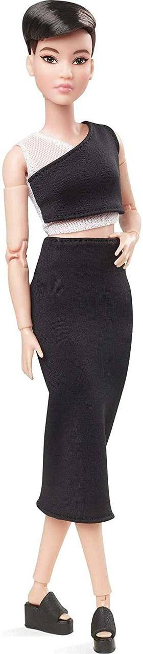 

Кукла Барби коллекционная Миниатюрная короткие темные волосы Barbie Signature Looks Doll, Petite Brunette