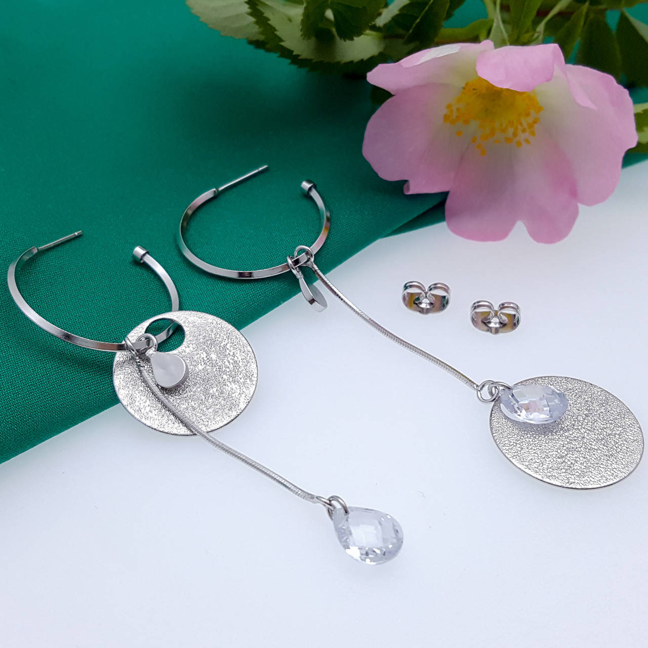 

Серьги гвоздики "Классика" с напылением и камнями, медсталь Xuping, родий