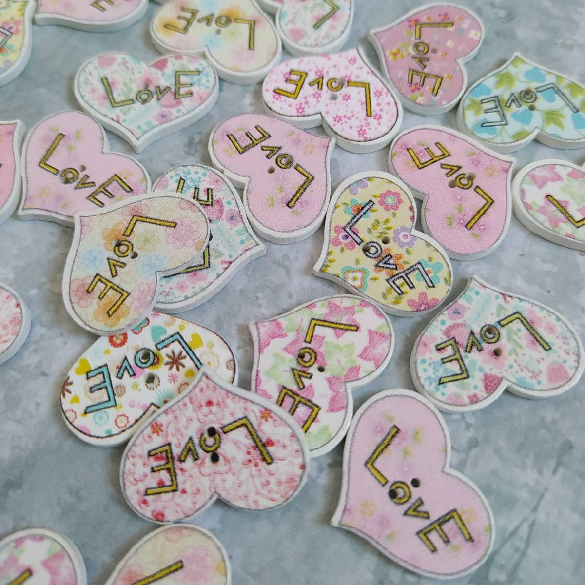 

Пуговичка сердечко "Love"