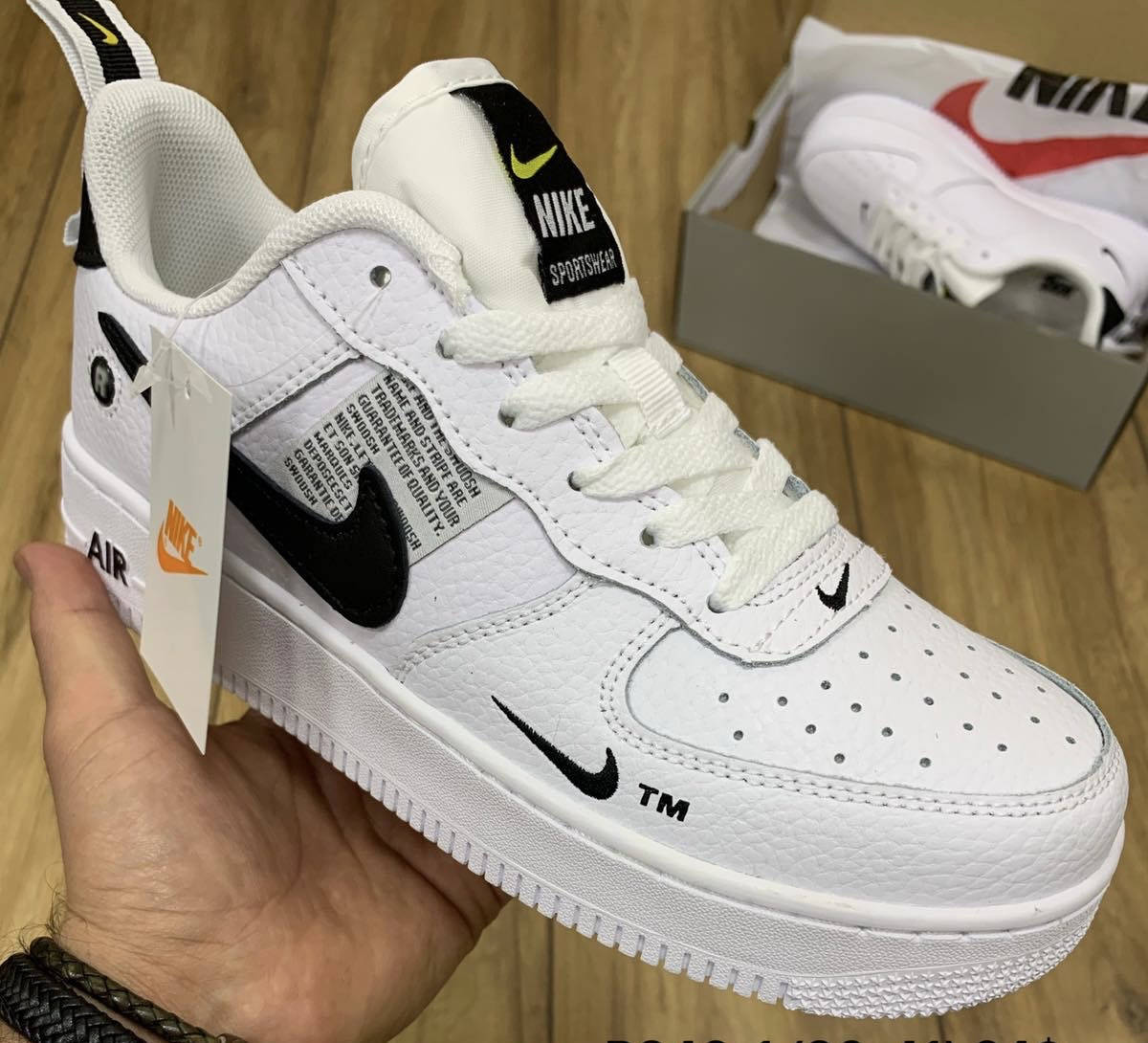 

Кроссовки белые Nike airforce 38