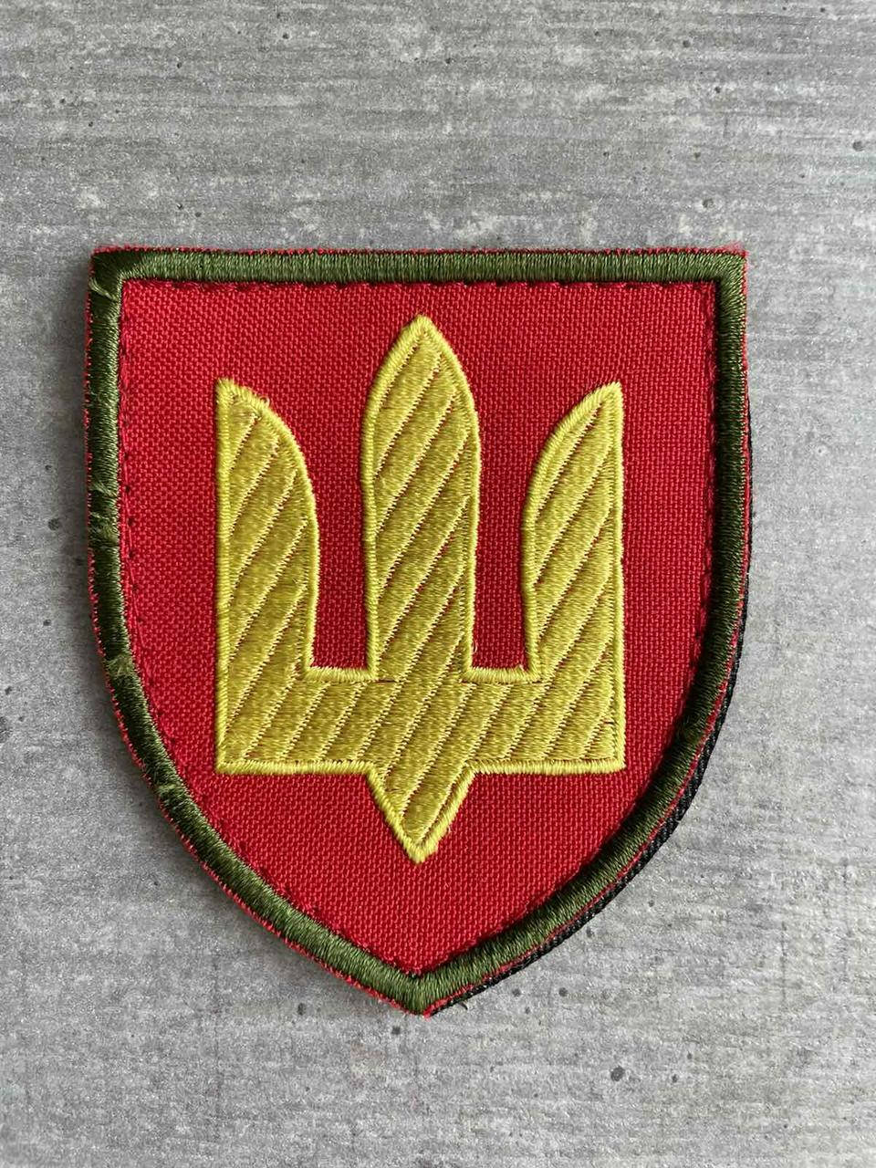 

Шеврон нашивка на липучке Трезуб красный