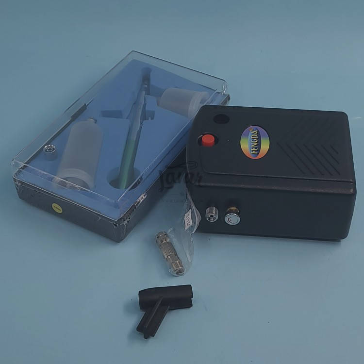 

Аэрограф профессиональный TG136-1 с мини-компрессором