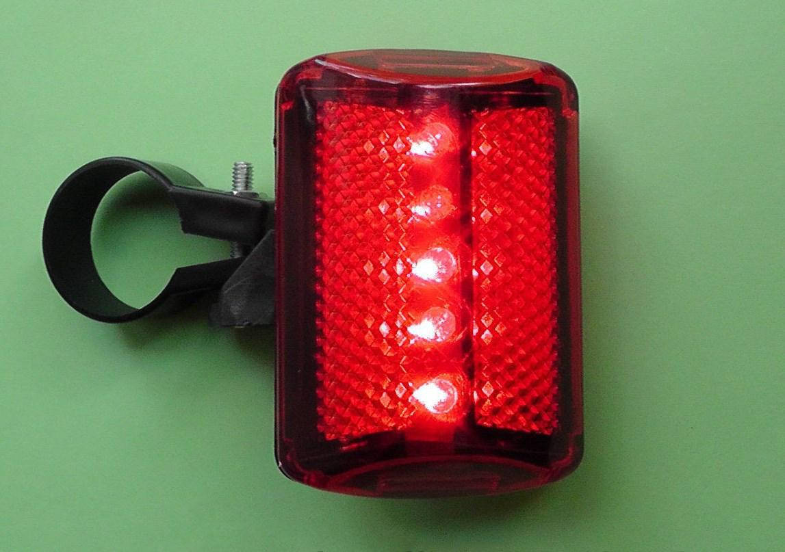 

Стоп сигнал на велосипед, фара задняя, мигалка,велофонарь,велофара,сигнал маячек,габарит