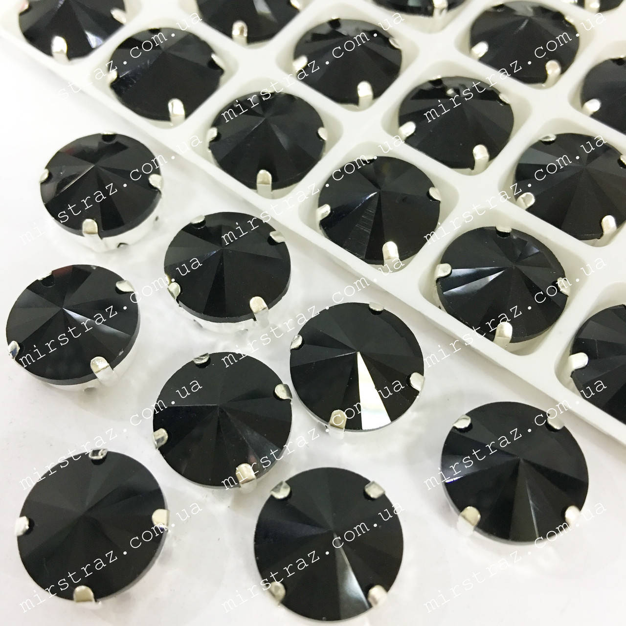 

Стразы в цапах 8мм, цвет Jet, 1шт, Черный