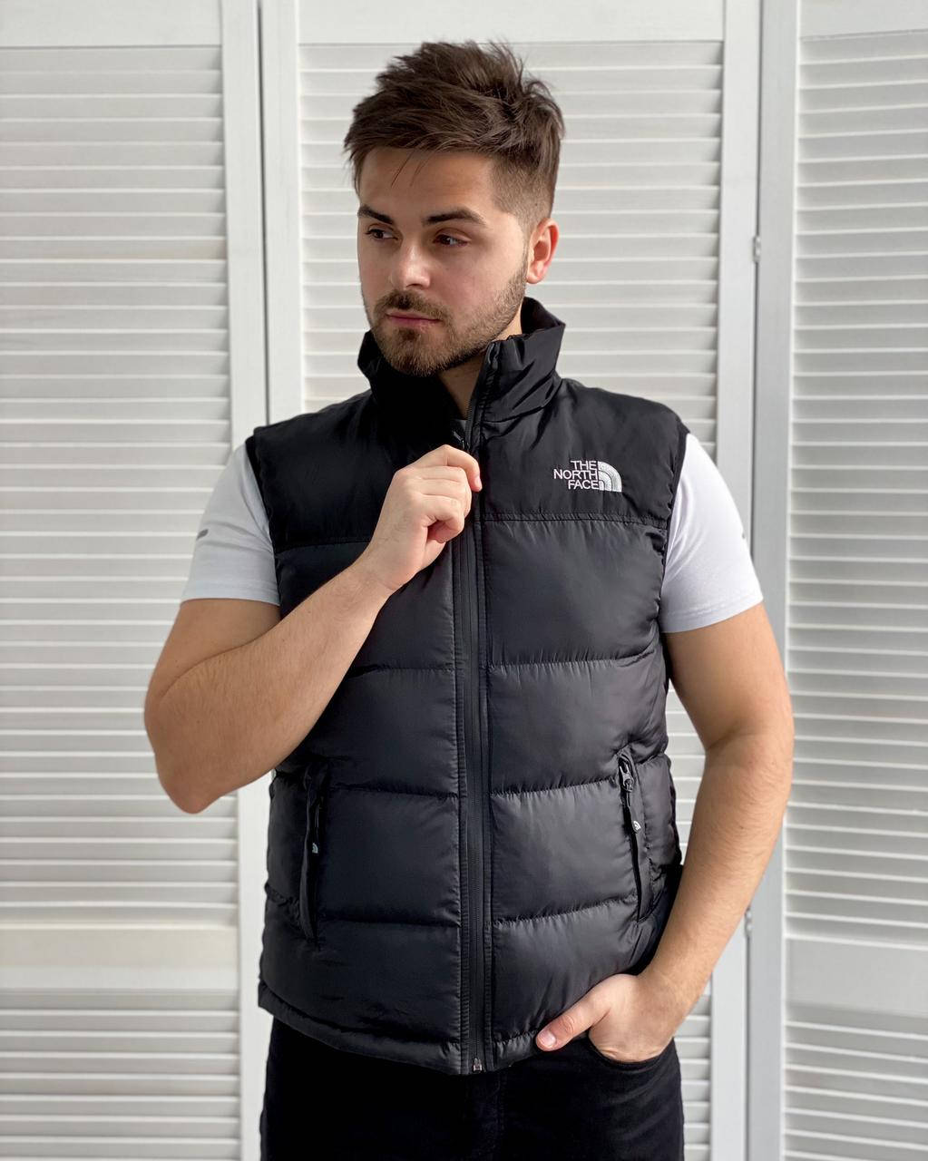 

Жилетка мужская The North Face спортивная черная