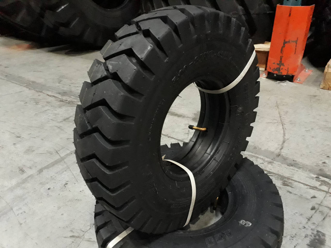 

Шины 5.00-8 8PR 106A5 BKT PL-801 JS2 для вилочных погрузчиков
