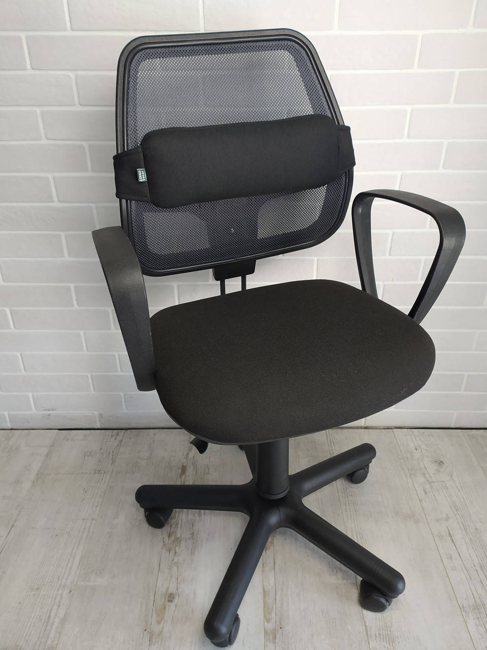 

Подушка под поясницу EKKOSEAT для офисного и компьютерного кресла - ортопедическая