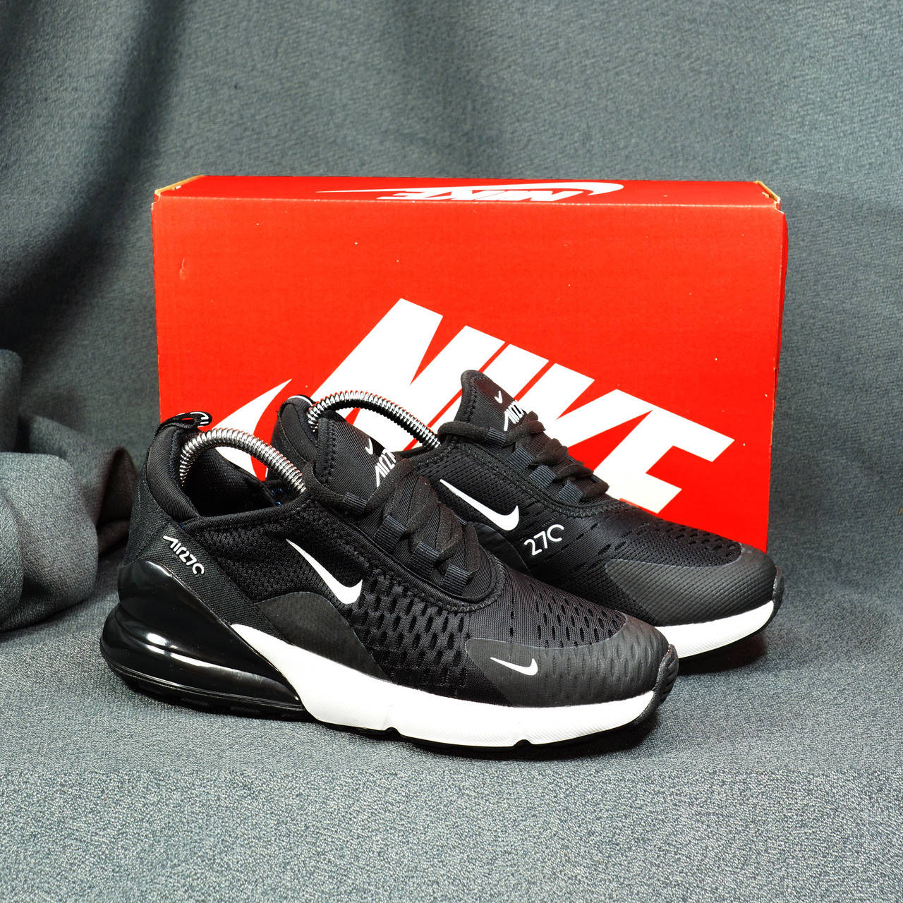 

Мужские кроссовки Nike Air Max 270 черные с белым 41 25.5 см, Черный