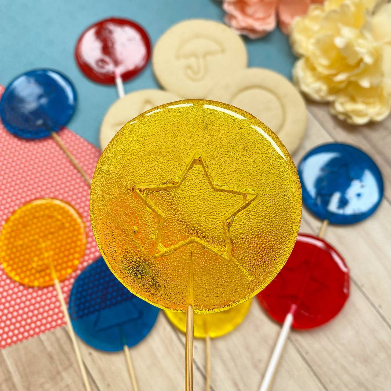 

Силиконовый молд для леденцов "Игра в кальмара / Сахарные соты"