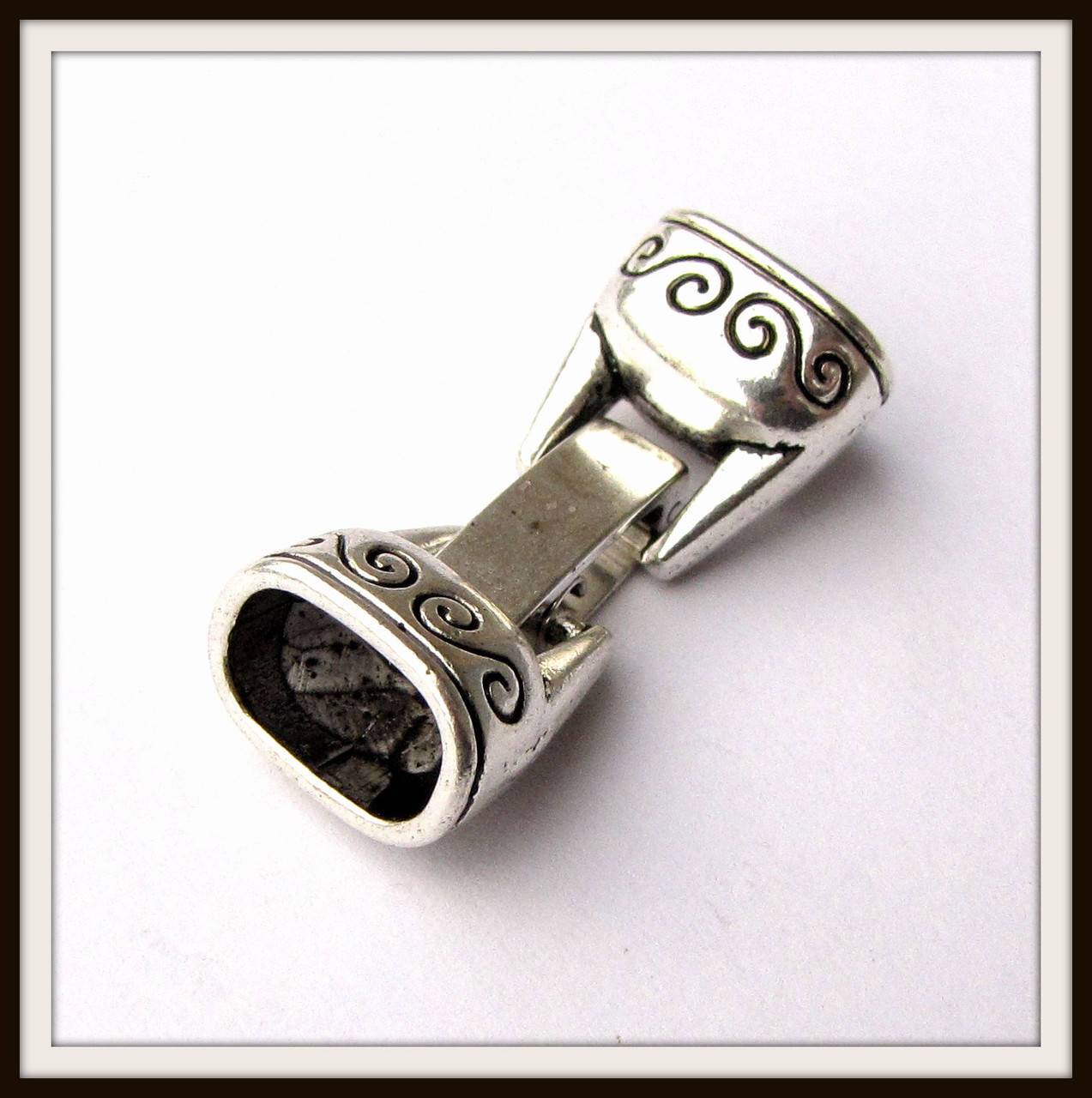 

Замок Regaliz(Регализ) для шнура 10*6 мм (длина) 1 шт