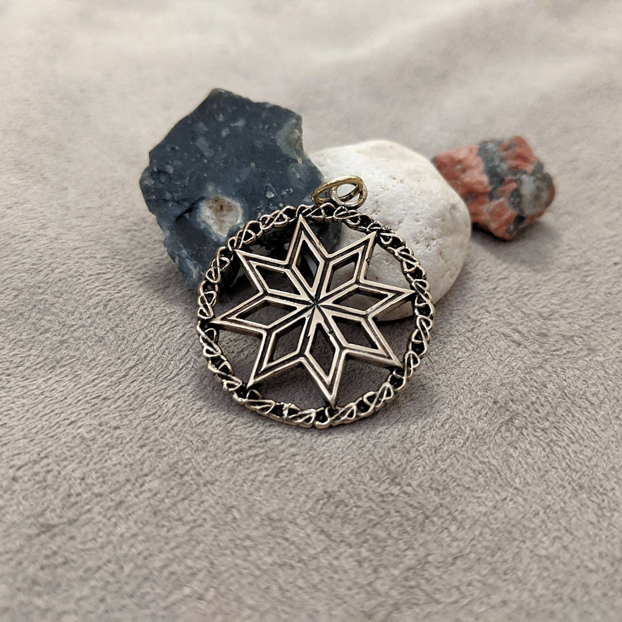 

Бронзовый славянский оберег "Алатырь" ручная работа